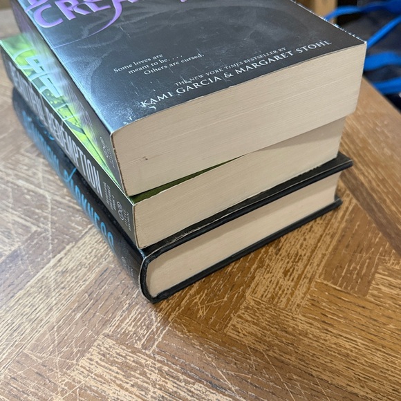 Beautiful Creatures Books - Picture 3 of 3